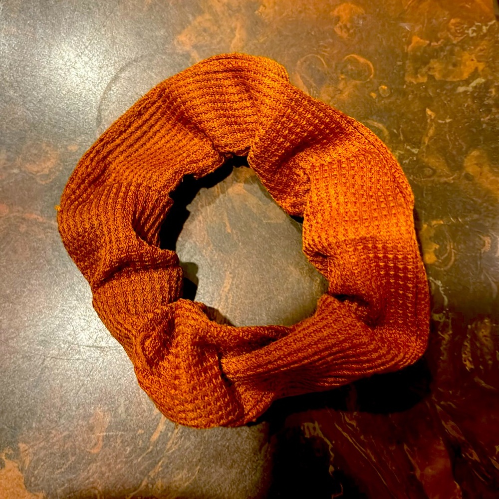 Hair tie